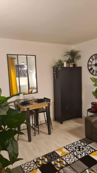 Emplacement Exceptionnel Et Rare Paris Suresnes Longchamp Esterno foto