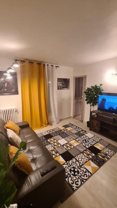 Emplacement Exceptionnel Et Rare Paris Suresnes Longchamp Esterno foto